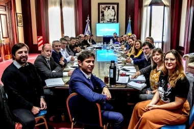 Kicillof encabezó una reunión de gabinete y se enfocó en avanzar en el Plan 6X6