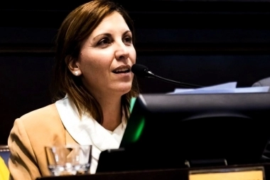 Diputada “libertaria dialoguista” reivindicó su separación de Milei y lo tildó de “estafa electoral”