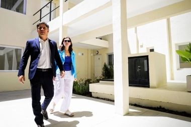 Kicillof visitó San Fernando: entregó viviendas, equipo de salud y anunció medidas educativas