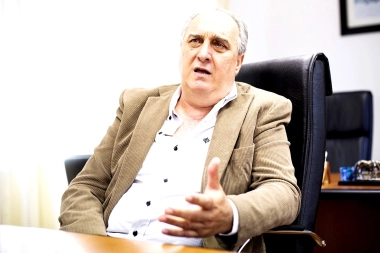 Un senador bonaerense afirmó que lo incluyeron sin avisarle en la carta del cristinismo contra Kicillof