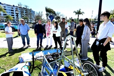 Con el foco en el cuidado del ambiente, Tigre recibió la muestra de vehículos eléctricos de la AAVEA