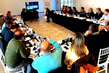 Cierre de año de terror para intendentes radicales: por las cuentas en rojo, buscan rescate en Kicillof