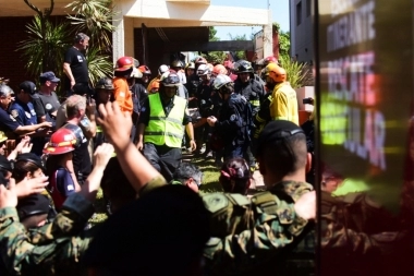 Derrumbe en Villa Gesell: confirmaron un fallecido y siguen en la búsqueda de supervivientes