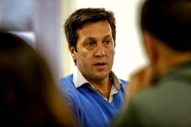 Amenazan con echar al intendente bonaerense que viajó a Brasil para ver a Colapinto en la Formula 1