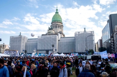 Con protestas afuera, Diputados de la Nación aprobó la Emergencia Alimentaria: pasa al Senado