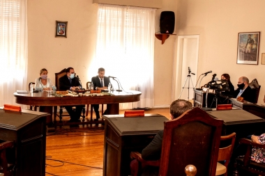 Castelli abrió las sesiones en Puán y convocó a "continuar trabajando por el distrito"
