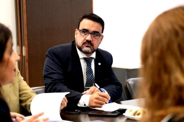 Luayza lamentó que Kicillof prorrogue el Presupuesto 2025: “Debilita las instituciones”