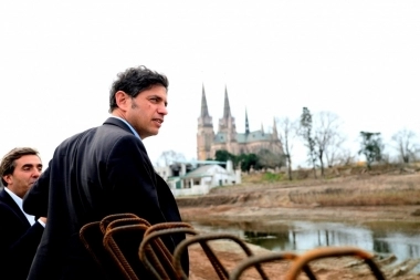 Kicillof no le dejó pasar a Milei el escándalo de la criptomoneda: “Es una típica estafa piramidal”