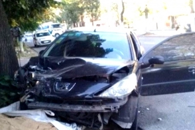 En Berisso, un conductor casi produce una tragedia