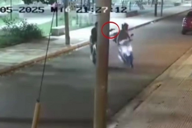 Delivery fue asaltado por delincuentes que lo encañonaron y le dieron un culatazo con las motos en movimiento