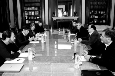 Conclave con intendentes radicales: Kicillof escuchó quejas sobre la deuda de IOMA y los Juegos Bonaerenses