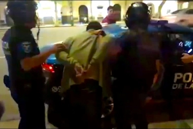 Policías de la Ciudad detuvieron a motochorros que arrebataron un costoso reloj en Retiro