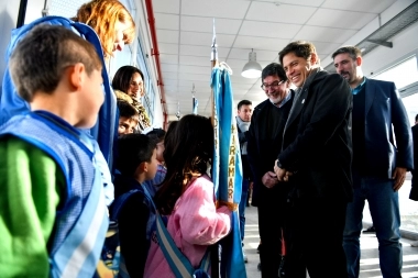 Kicillof en Miramar: puso el foco en la Educación y cuestionó al macrismo