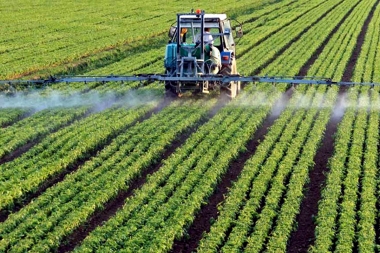 La oposición le reclama a Vidal dar marcha atrás con una norma sobre uso de agroquímicos