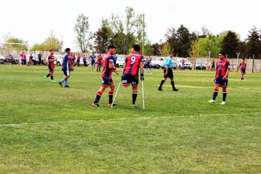 Un jugador del interior perdió una pierna en un accidente, volvió a las canchas el domingo y marcó un gol