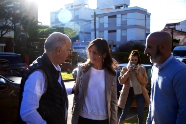Grindetti y Clarisa Armando recorrieron Villa Gesell con el objetivo de ganar la intendencia