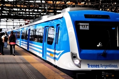 Luego de cuatro meses, Milei aumenta la tarifa del tren: cuánto costará en el AMBA