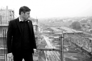 La presión de la legión de intendentes kicillofistas por desdoblar elecciones aleja más a Kicillof de Cristina