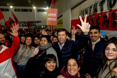 Posse en Mar del Plata: encuentro con la Juventud Radical, elogios a Santilli y una “oportunidad única”