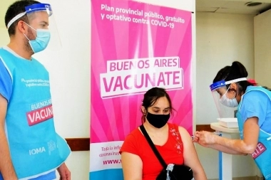 Comenzó la vacunación libre para mayores de 18 años en Provincia