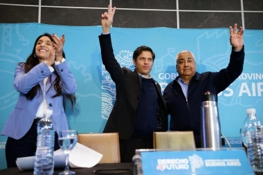 Kicillof trasladó su agenda a San Pedro y acompañó la campaña municipal de Salazar