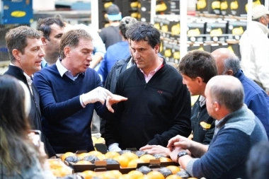 Santilli, Abad y Etchecoin desembarcaron en San Pedro para bancar al candidato local