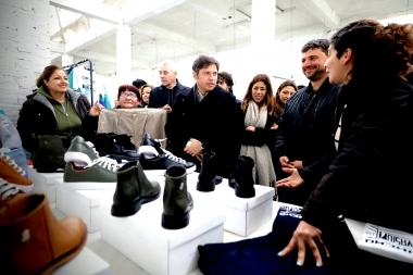 Junto a Grabois, Kicillof visitó una cooperativa en Berisso y destacó la organización de los trabajadores