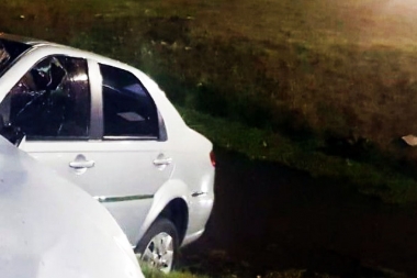 Un comisario de la Policía Bonaerense falleció tras despistar en su auto y caer en un arroyo