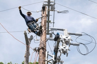 El costo oculto que cobran las eléctricas bonaerenses por el robo de los “colgados”