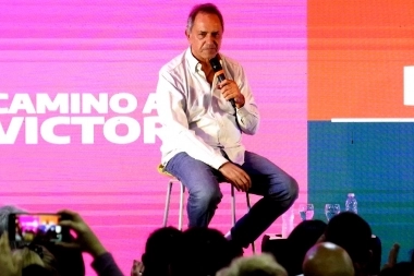 Scioli no se baja: “Aunque pongan que hay que tener dos brazos, voy a competir igual”