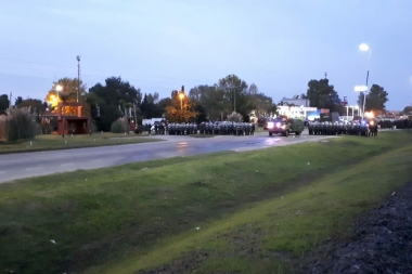 Trabajadores de Cresta Roja denunciaron represión de Gendarmería durante acampe en Ezeiza