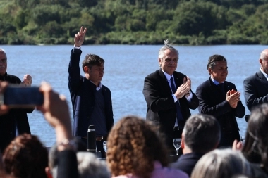 Junto a Alberto, Kicillof anunció la licitación del Canal Magdalena y lanzó dardos a Macri