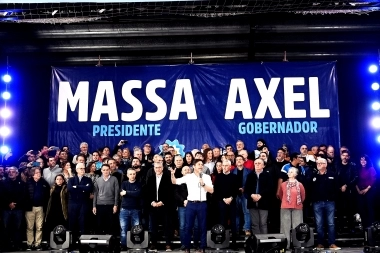 “Es un voto crucial”, advirtió Kicillof en un acto masivo con intendentes y sindicatos en Ensenada