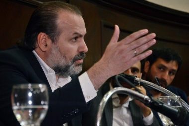 Senador peronista advirtió que “después de la reforma del Bapro, Vidal va a ir por el IPS”