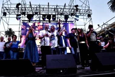 #CantArgentina: más de 300 ciudades cantaron una canción de Charly para celebrar la solidaridad