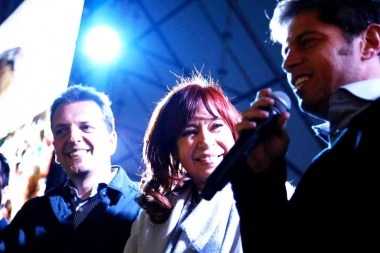 Cristina y la foto con Massa: gestos y apoyo a Kicillof en acto en Malvinas Argentinas