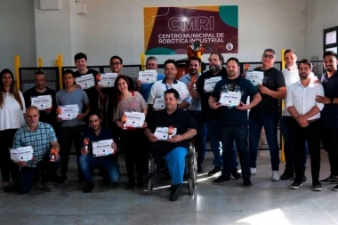 Curso de robótica industrial: más de 30 vecinos recibieron su diploma
