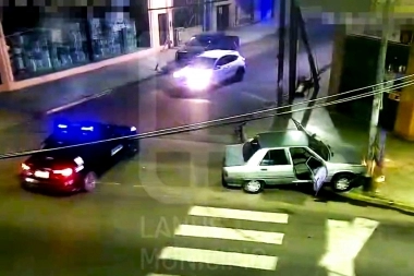 Lanús: evadieron un control vehicular e intentaron escapar hasta que chocaron con un poste