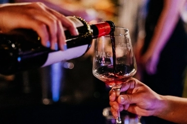 Arte y vino: Uvas Lab Sunset Experience vuelve a las bodegas de City Bell