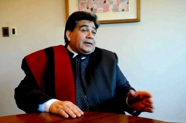 Insólito: el gabinete de José C. Paz pretende renunciar si Mario Ishii no anuncia su reelección