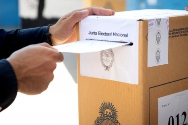 Una encuesta señala que Juntos por el Cambio pierde intención de voto y asciende Milei