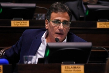 Un diputado massista destrozó a Scioli por la ratificación de su precandidatura