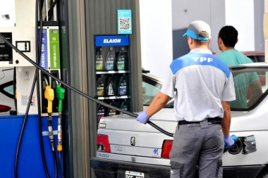 Macri dio marcha atrás y postergó impuesto a las naftas: aumentarían menos de lo anunciado
