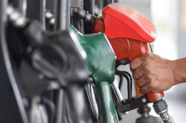 Tras incesantes aumentos, advierten sobre importante baja en la venta de combustibles