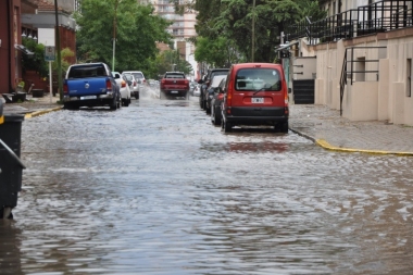 Verano complicado en la Costa bonaerense: fuerte temporal inundó varias localidades