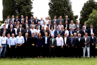 Intendentes de Cambiemos esconden a Macri en las boletas que reparten: mirá como es su sistema