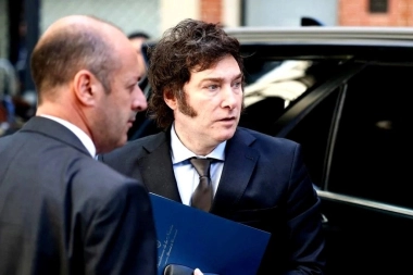 Dos encuestas que preocupan a Milei: fuerte desaprobación y derrota ajustada en octubre