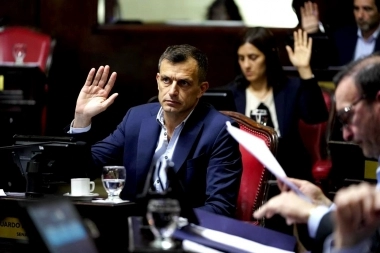 Senador bonaerense busca dejar la Legislatura y genera una convulsión en el bloque oficialista