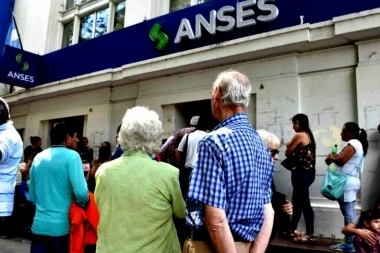 Medidas previo a las PASO: es oficial la suba del salario mínimo y la quita del trámite de fe de vida