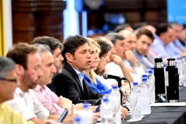 Temor al ajuste: Kicillof se reunió con intendentes peronistas preocupados por el futuro gobierno